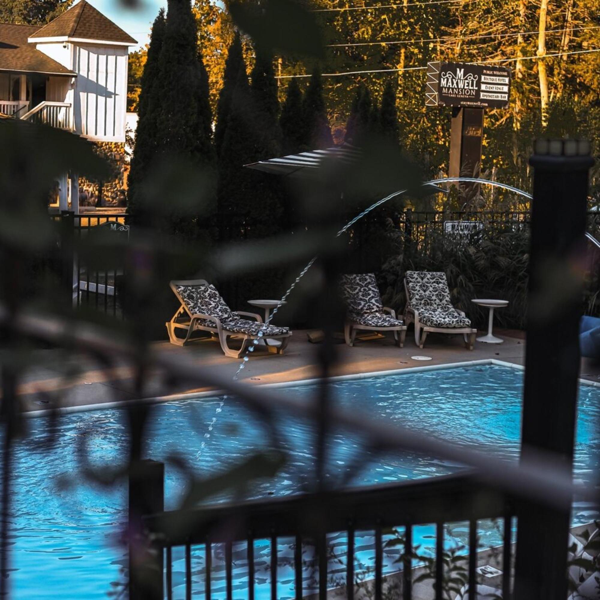 Maxwell Mansion Hotel Lake Geneva Exterior photo